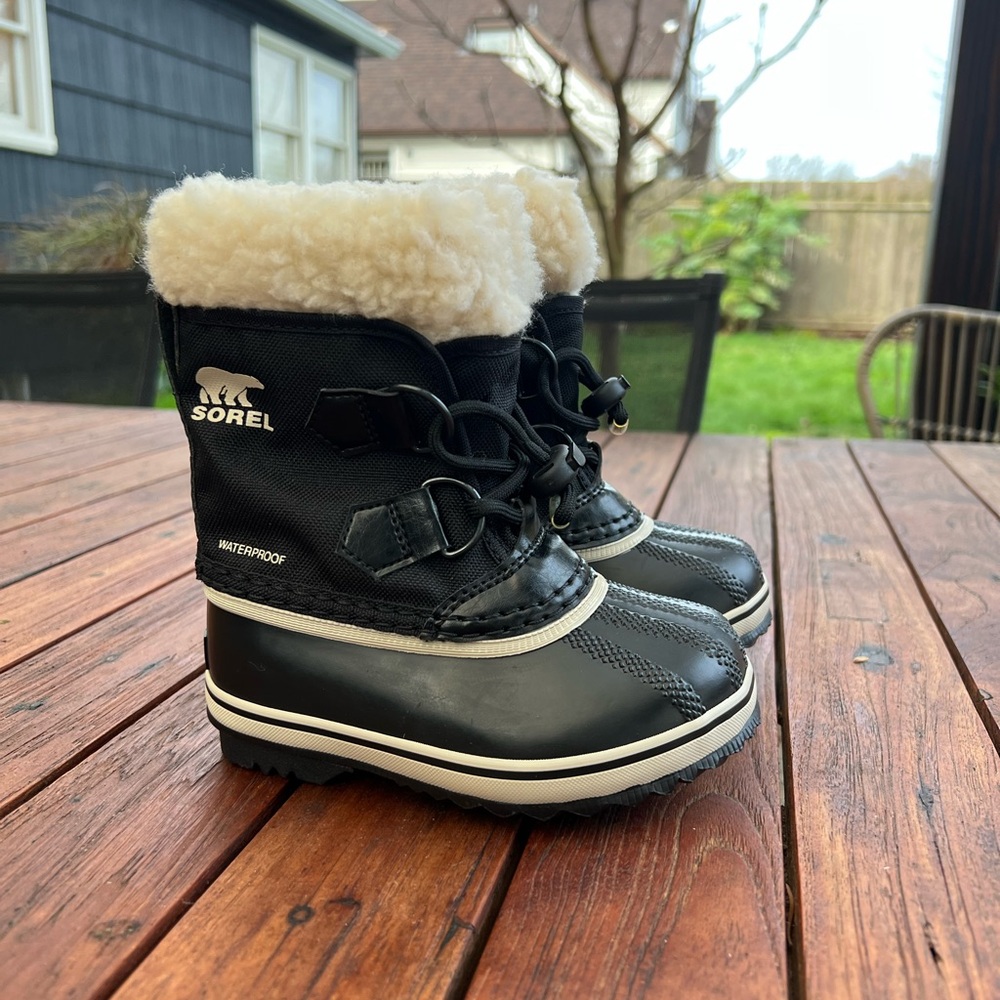 NWOT sorel waterproof boots size 8